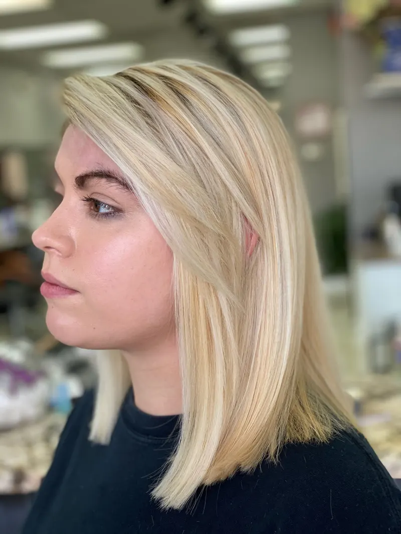 Blonde lob
