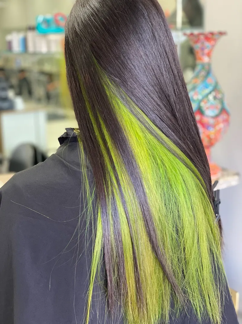 Green peekaboo color